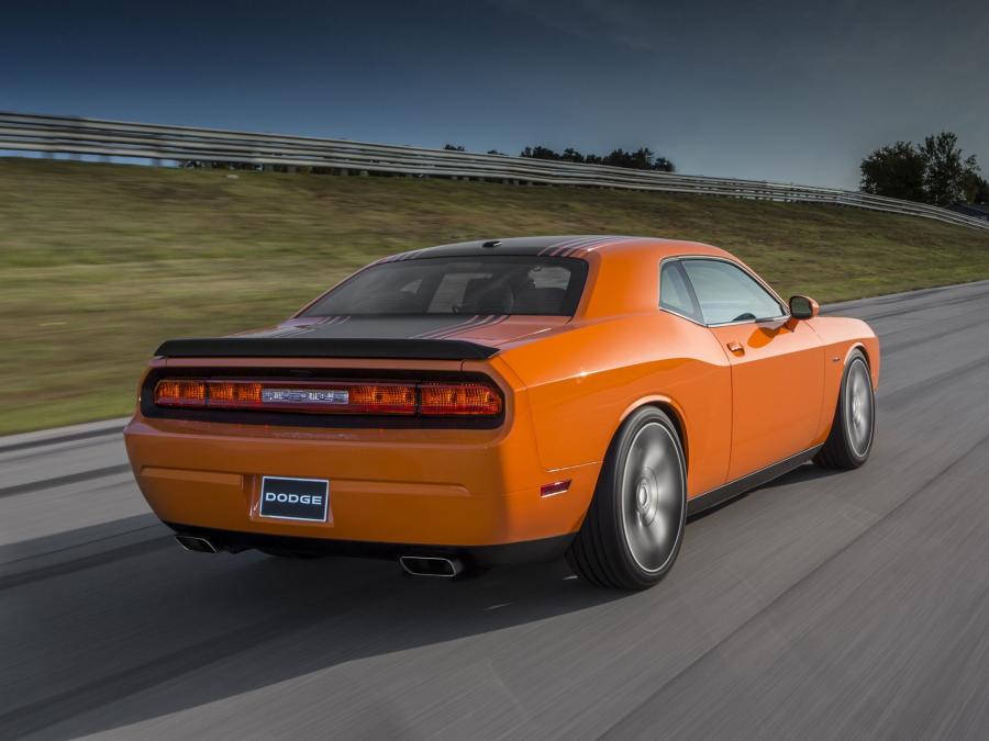  Dodge Challenger R/T Shaker 2014 года  (фото 6 из 18)
